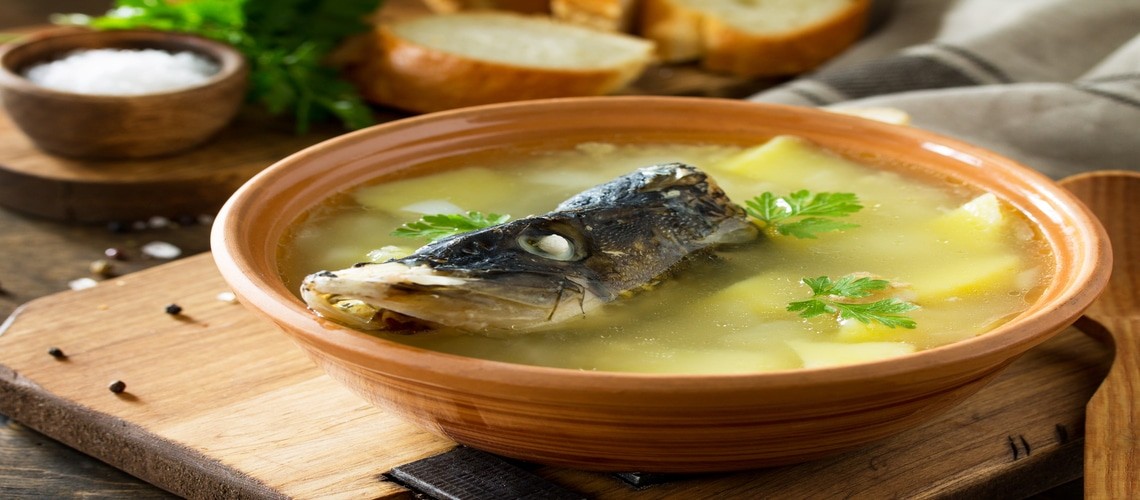 щука в бульоне