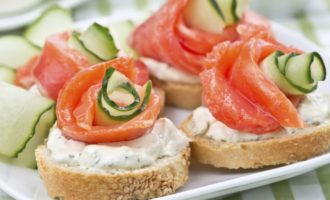 бутерброд с красной рыбой