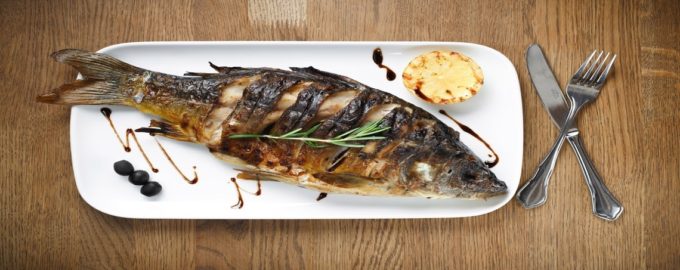 карп на блюде