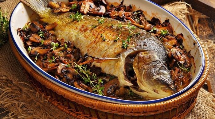 карп с грибами 