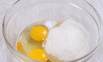 яйцо с сахаром