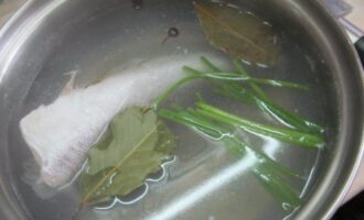 варка ухи из сазана