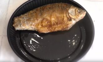карась жаренный на сковороде