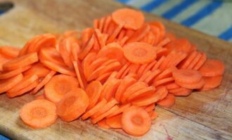 морковь нарезанная кружочками