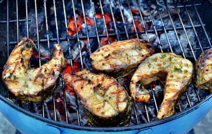 как готовить белого амура на мангале 