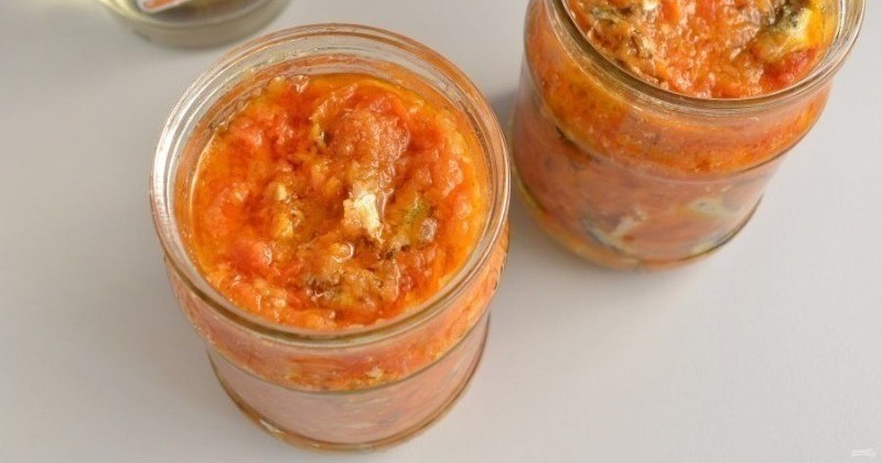 салат из овощей и кильки 