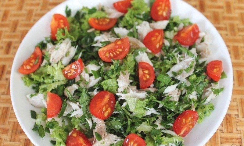 салат со скумбрией и овощами 