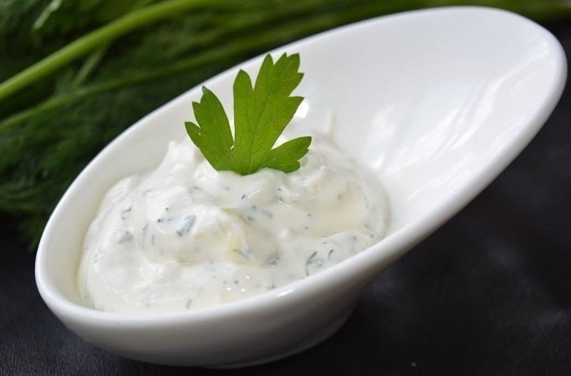 соус с зеленью и сливками 