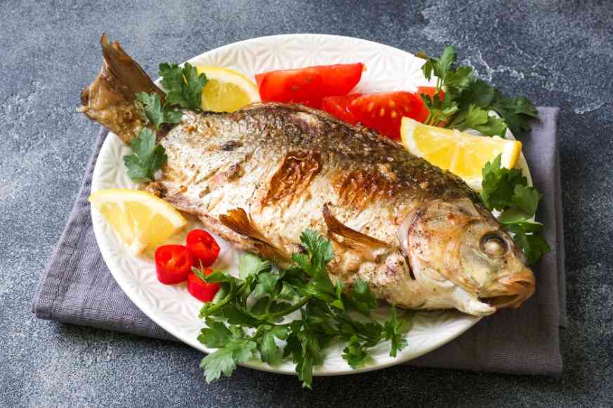 сазан с томатом