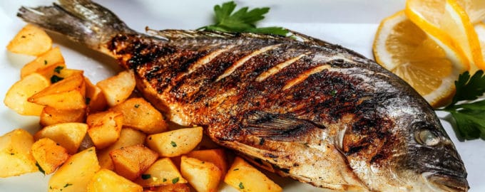 жаренный лещ с картошкой