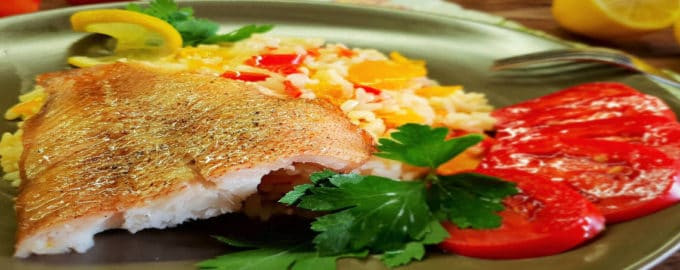 вариант подачи блюда из окуня