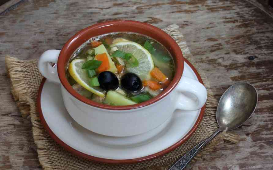суп с рыбой