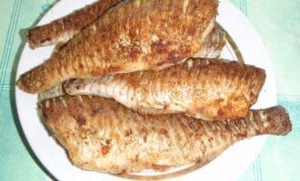 жареная плотва