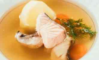 куски красной рыбы