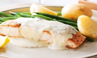 рыба под вкусным соусом