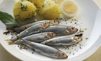 малосольная килька