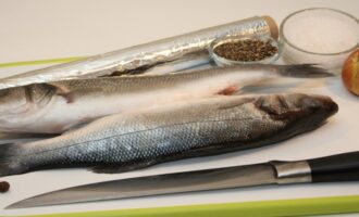 тушка рыбы лимонеллы