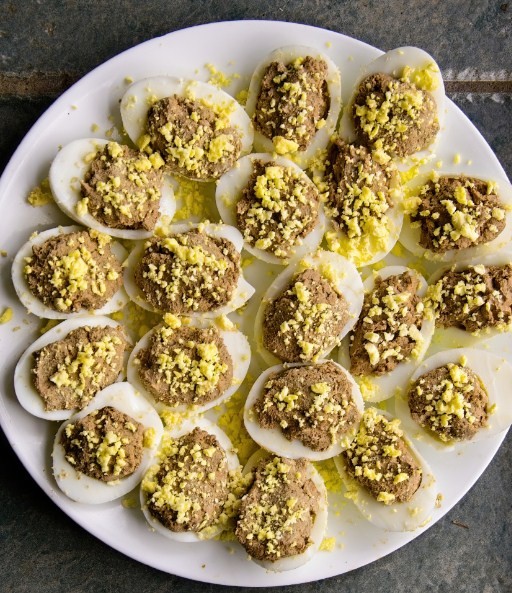 яйца с печенью трески 