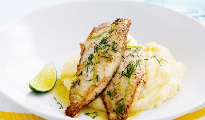 вариант подачи рыбы с гарниром 