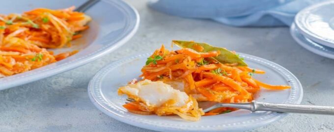 рыба под морковным маринадом