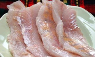 филе белой рыбы судак