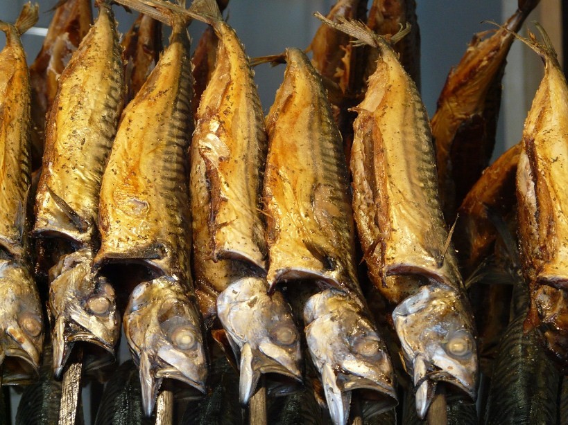 копчение скумбрии с пряностями