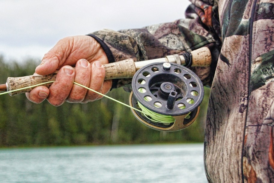 как ловить рыбу на удочку в июле