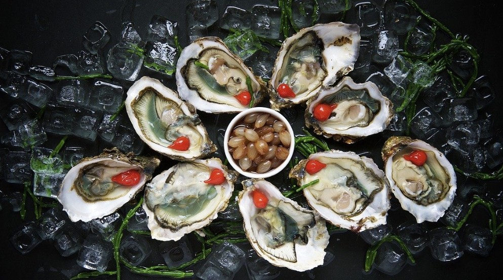 подача устриц