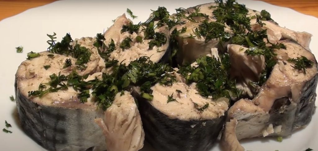 подача отварной рыбы