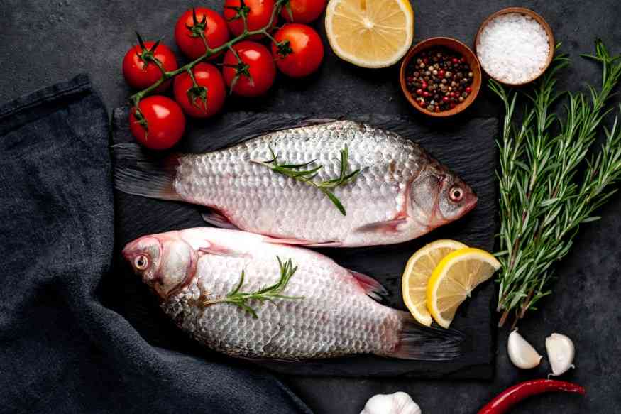 рыба на доске