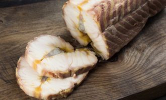 осетрина нарезанная кусочками