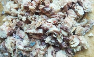 нарезанная сардина