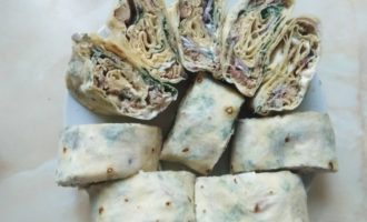 лаваш с сыром и скумбрией