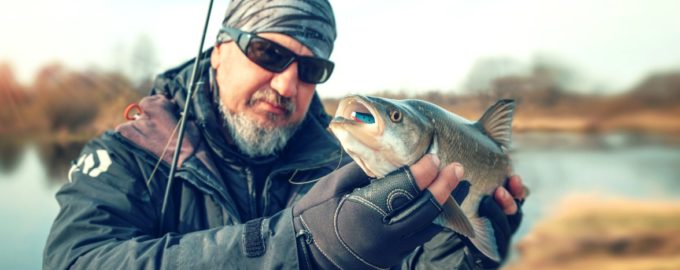 рыбак с уловом