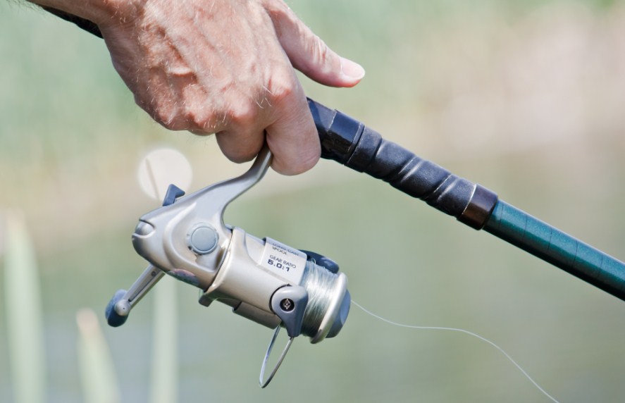 удилище с катушкой 