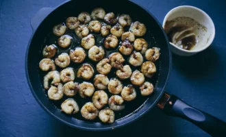 жарим креветки