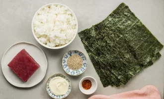 ингредиенты для роллов с тунцом