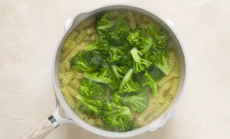 добавляем брокколи