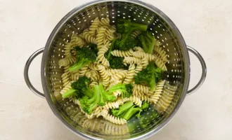 процеживаем через дуршлаг