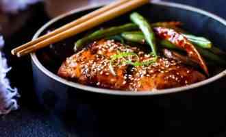 готовый лосось со спаржей в духовке