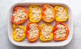 запекаем фаршированные перцы