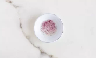 смешиваем лимонный сок и лук