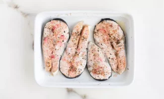 запекаем стейки в духовке