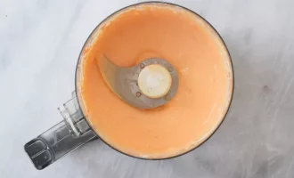 смешиваем ингредиенты в блендере