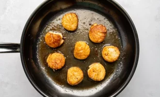 обжарка гребешков на сковороде