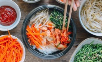 выкладываем кимчи