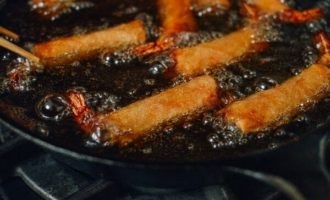 обжаренные креветки