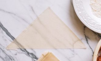 разрезаем рисовую бумагу