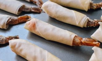 подготовленные к обжарке креветки