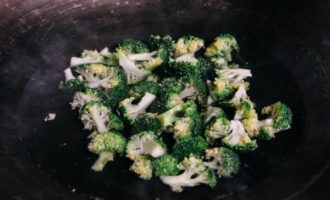 отвариваем брокколи